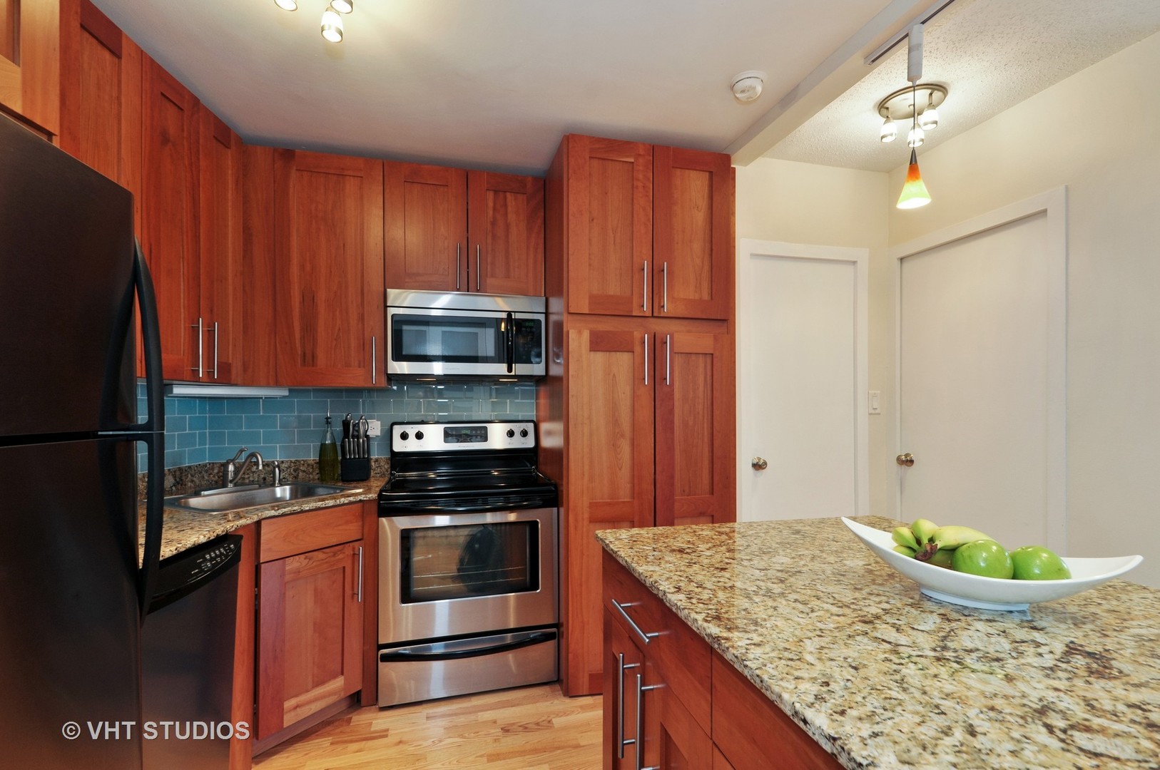 2930 North Sheridan Road, Unit 1602 Chicago, IL 60657 - Photo 6 of 12