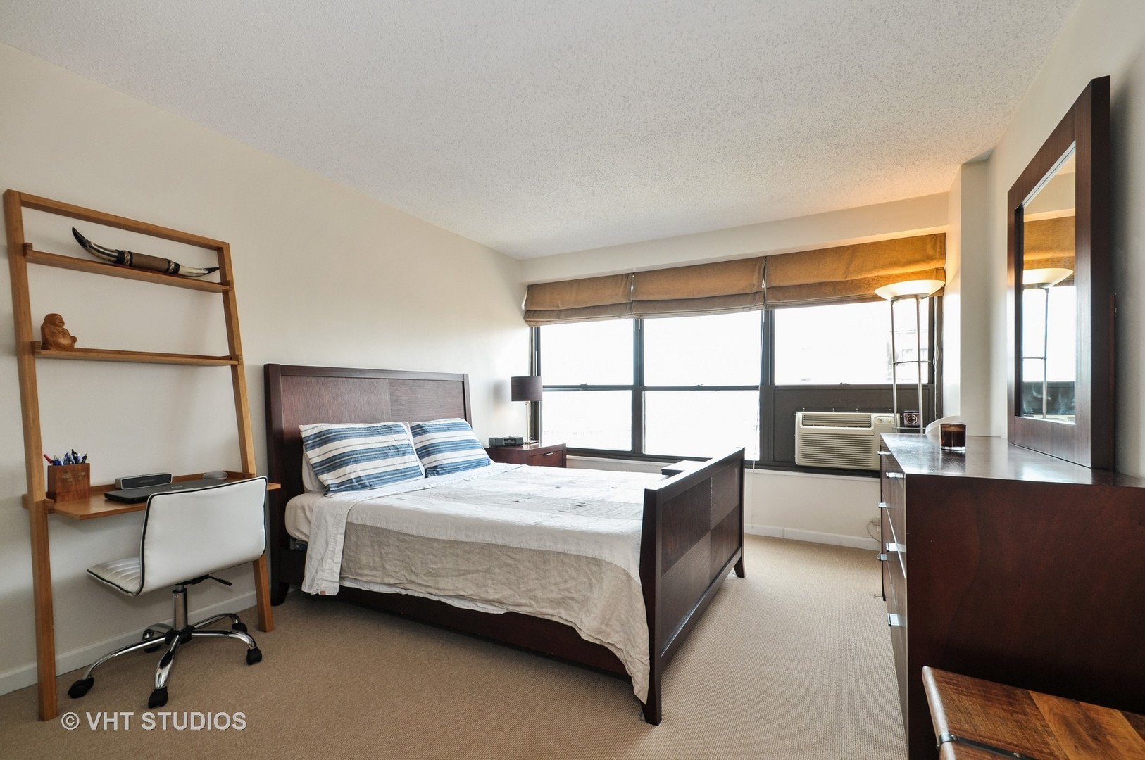 2930 North Sheridan Road, Unit 1602 Chicago, IL 60657 - Photo 7 of 12