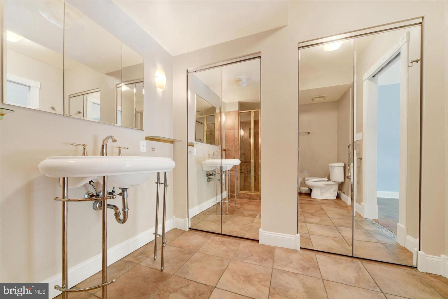 7 Cross Keys Road, Unit E Baltimore, MD 21210 - Photo 17 of 20 Gallery Image 17
