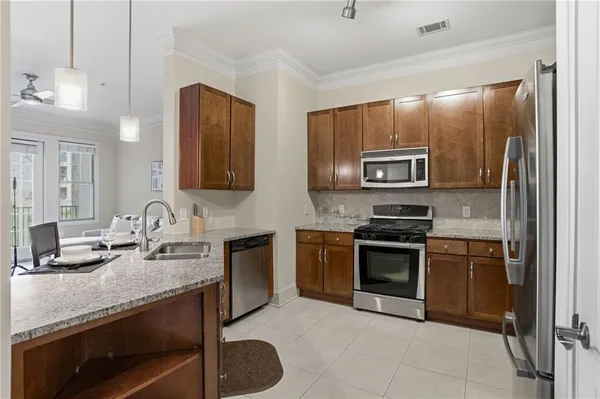 $325,000 | 3621 Vinings Slope Southeast, Unit 2425, Atlanta, GA 30339