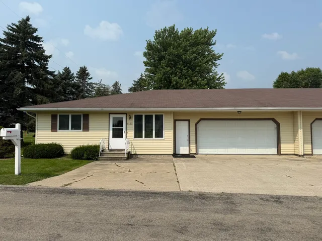 $209,900 | 1432 Regency Lane, Albert Lea, MN 56007