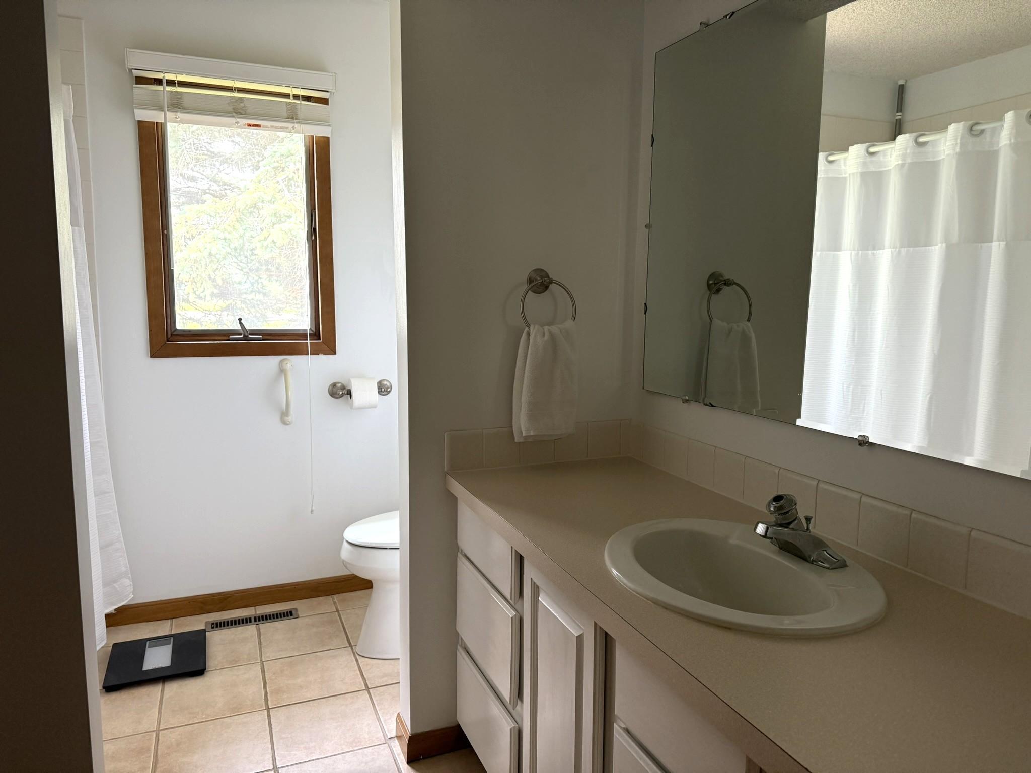 1432 Regency Lane Albert Lea, MN 56007 - Photo 8 of 14