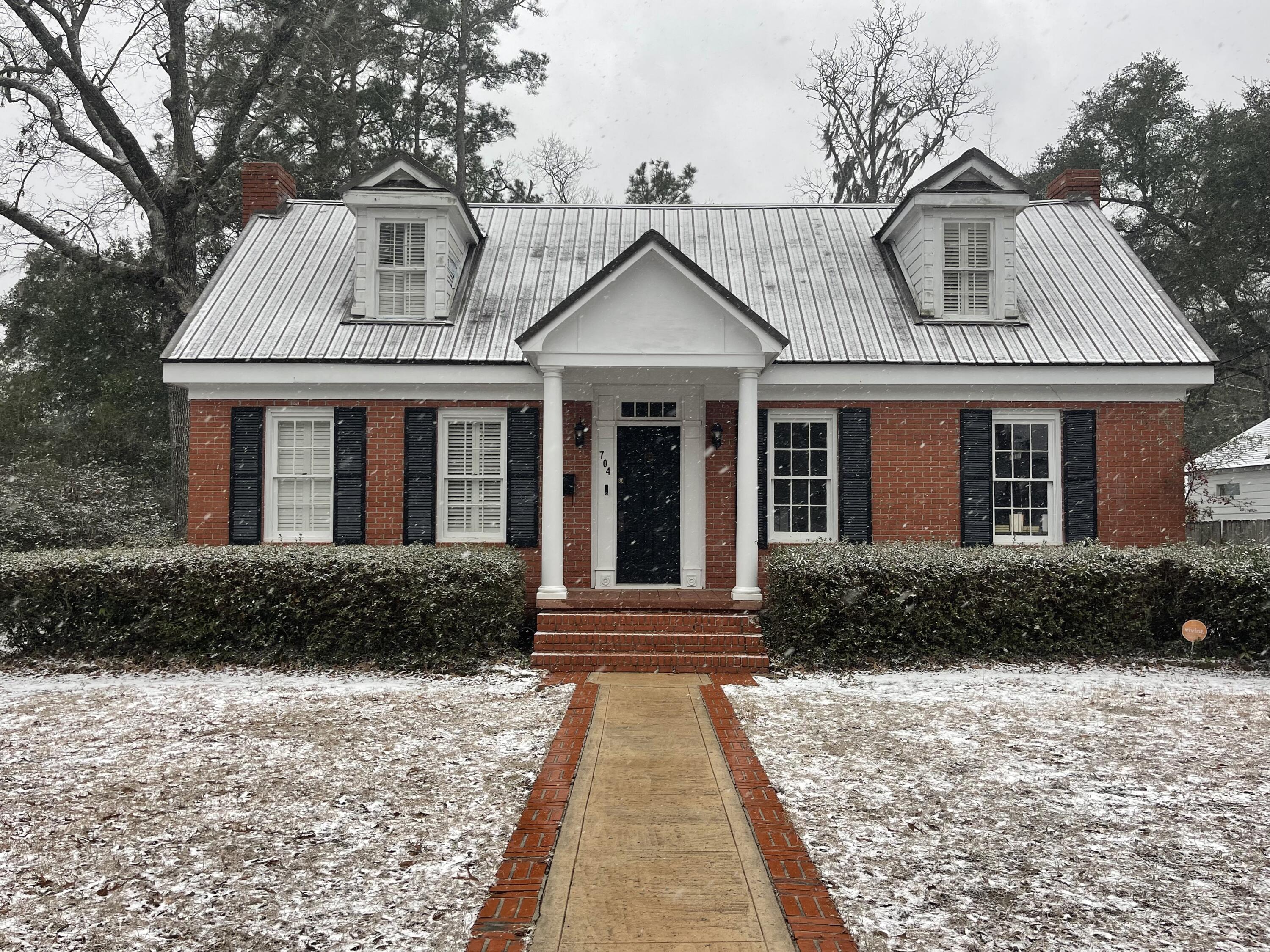 704 Carn Street Walterboro, SC 29488 - Photo 2 of 49 IMG_9360