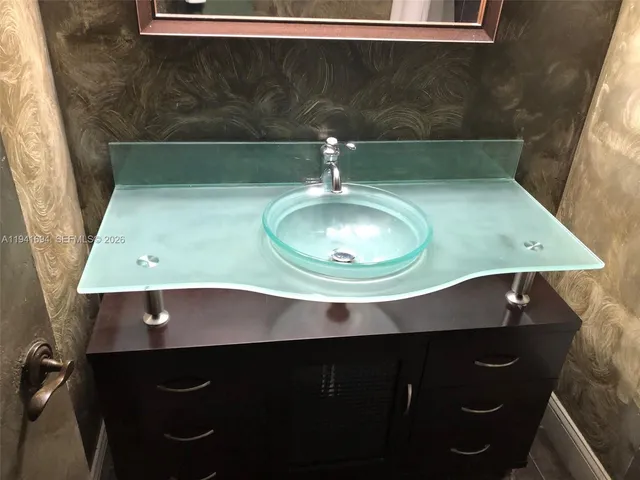 $1,950 | 2780 Northeast 183rd Street, Unit 211, Aventura, FL 33160