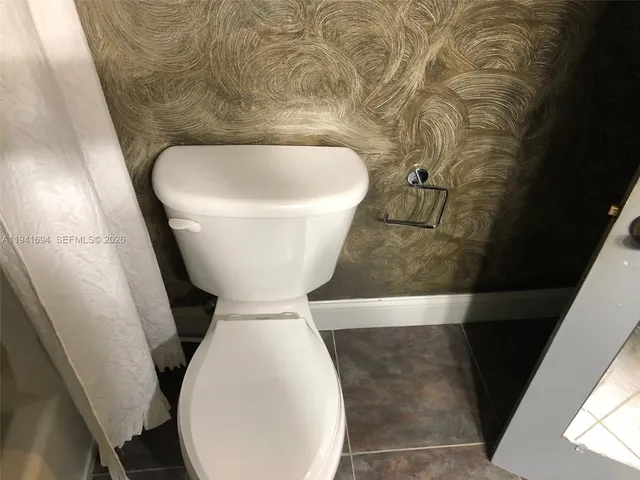 $1,950 | 2780 Northeast 183rd Street, Unit 211, Aventura, FL 33160