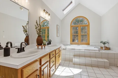 $1,098,000 | 58 Kelleher Street, Marlborough, MA 01752