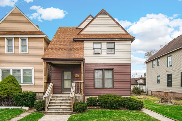$160,000 | 12815 Lincoln Street, Blue Island, IL 60406