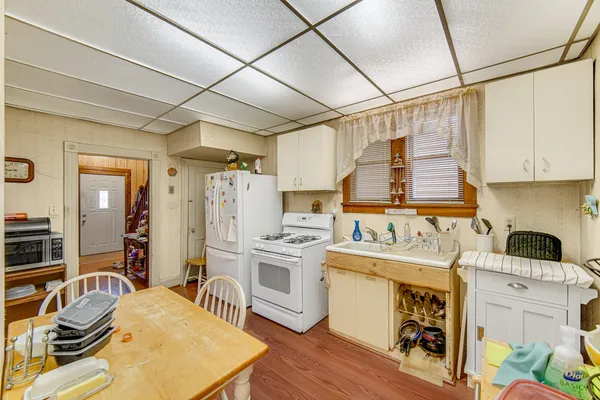 $160,000 | 12815 Lincoln Street, Blue Island, IL 60406