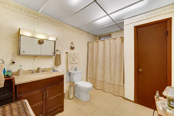 $160,000 | 12815 Lincoln Street, Blue Island, IL 60406