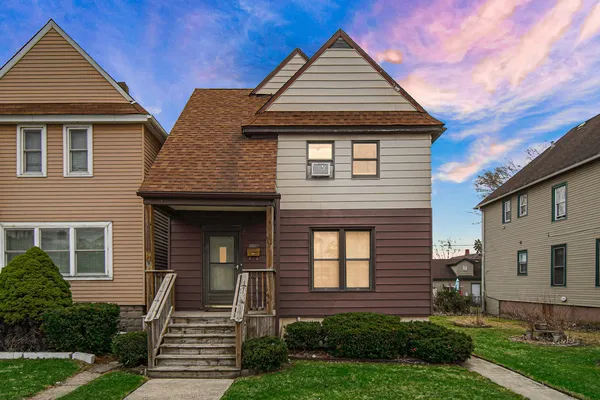 $160,000 | 12815 Lincoln Street, Blue Island, IL 60406