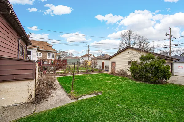 $160,000 | 12815 Lincoln Street, Blue Island, IL 60406
