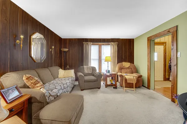 $160,000 | 12815 Lincoln Street, Blue Island, IL 60406