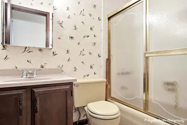 $385,000 | 26140 Ann Court, Wauconda, IL 60084