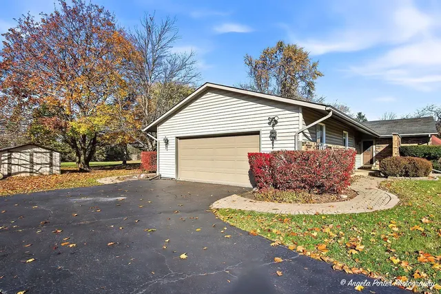 $385,000 | 26140 Ann Court, Wauconda, IL 60084