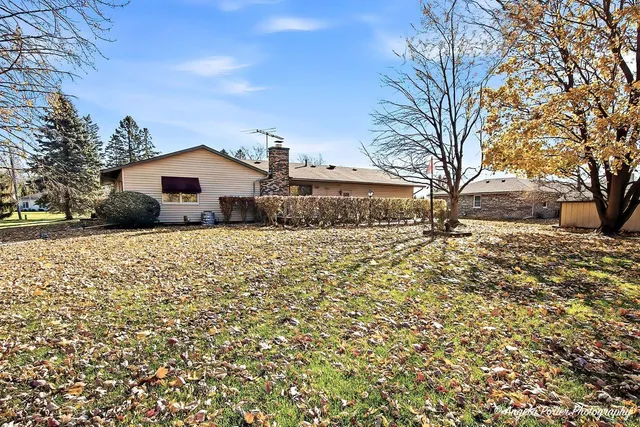 $385,000 | 26140 Ann Court, Wauconda, IL 60084