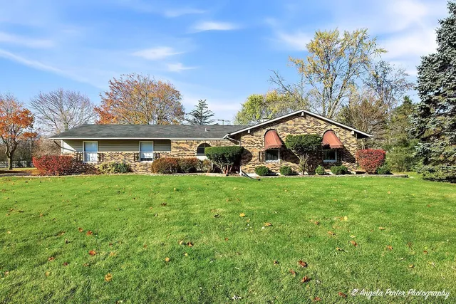 $385,000 | 26140 Ann Court, Wauconda, IL 60084