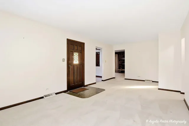 $385,000 | 26140 Ann Court, Wauconda, IL 60084