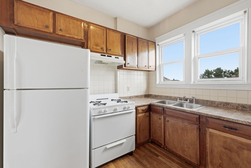 37 Eaton Street Fall River, MA 02723 - Photo 22 of 42