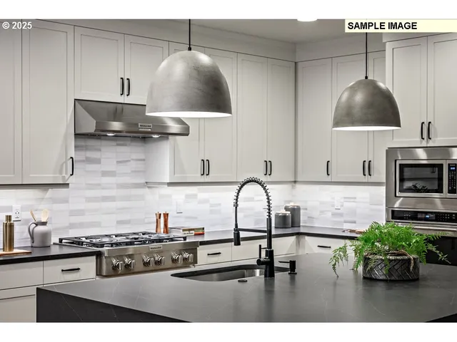 $1,399,999 | 22990 Bland Circle, West Linn, OR 97068