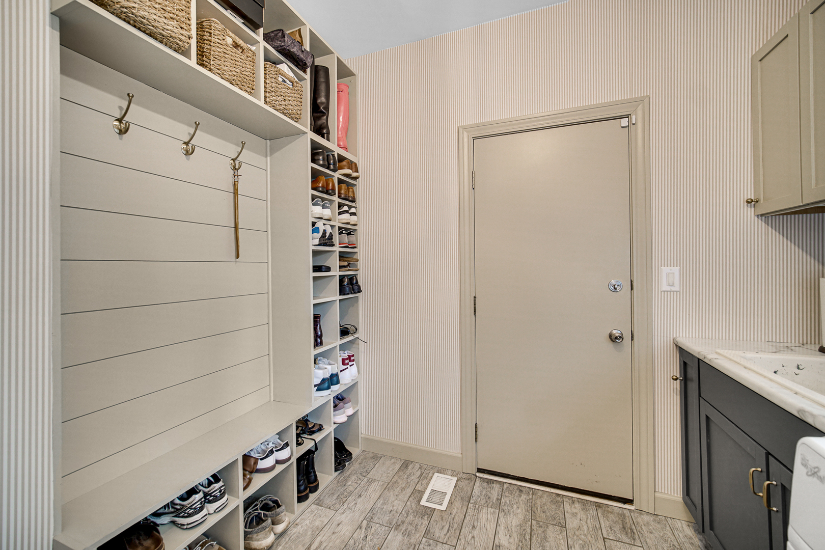 1429 Braxton Road Libertyville, IL 60048 - Photo 37 of 58 Gallery Image 37