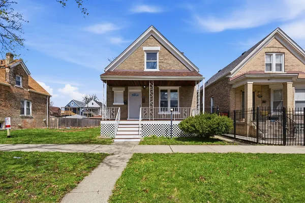 $319,900 | 4714 West Maypole Avenue, Chicago, IL 60644