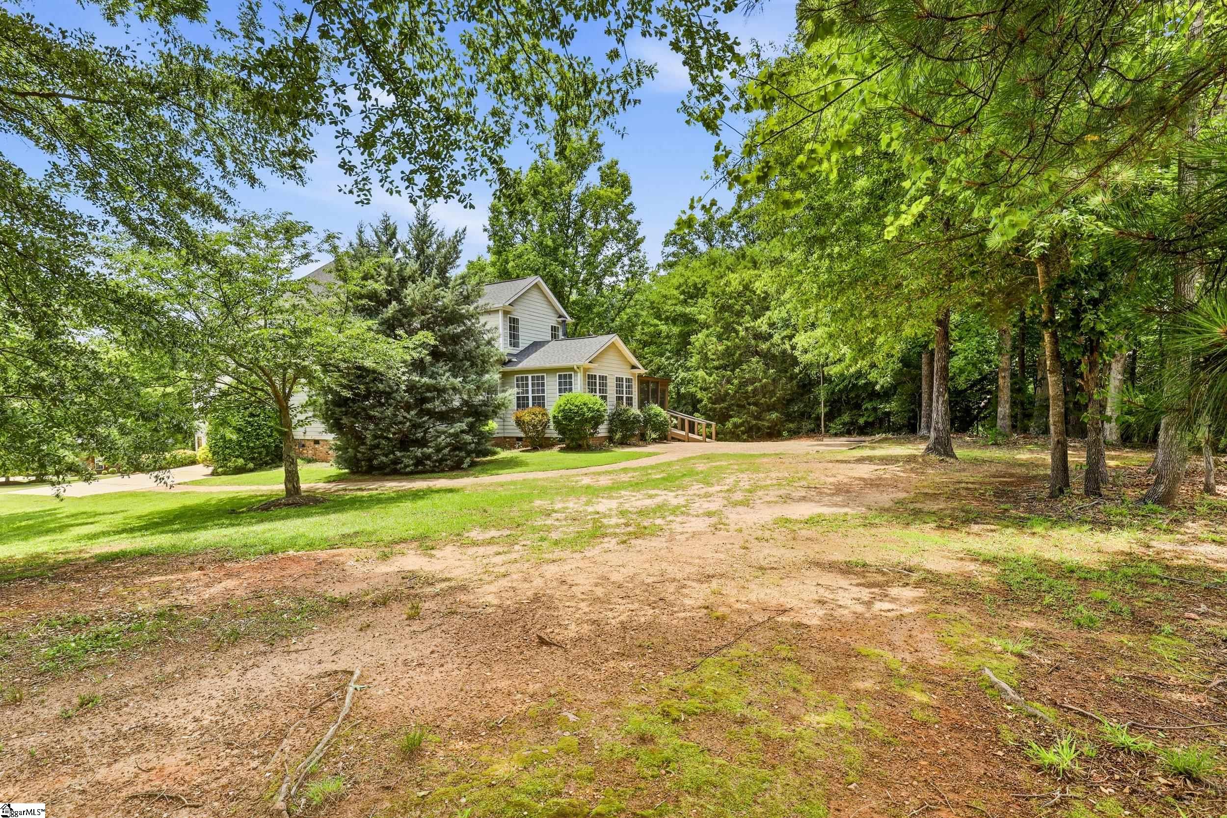 100 Yorkswell Lane Greenville, SC 29607 - Photo 30 of 33