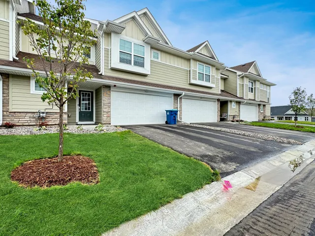 $2,495 | 14613 112th Avenue North, Maple Grove, MN 55369