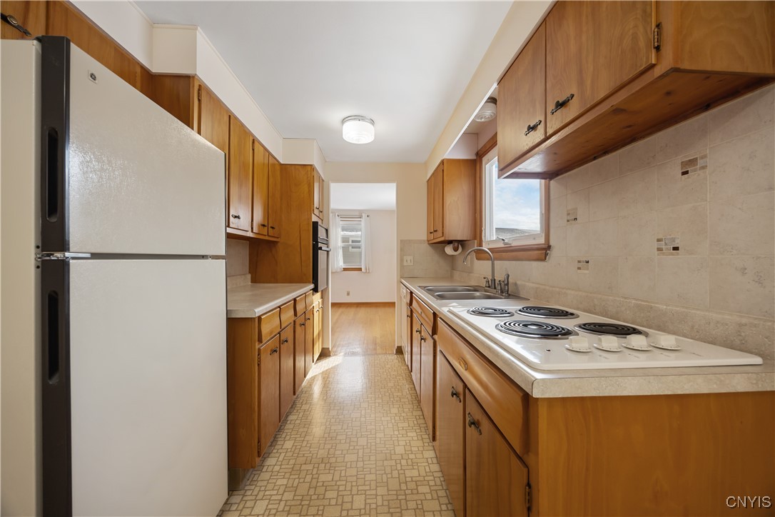 7297 Greenbriar Road Cicero, NY 13212 - Photo 14 of 35