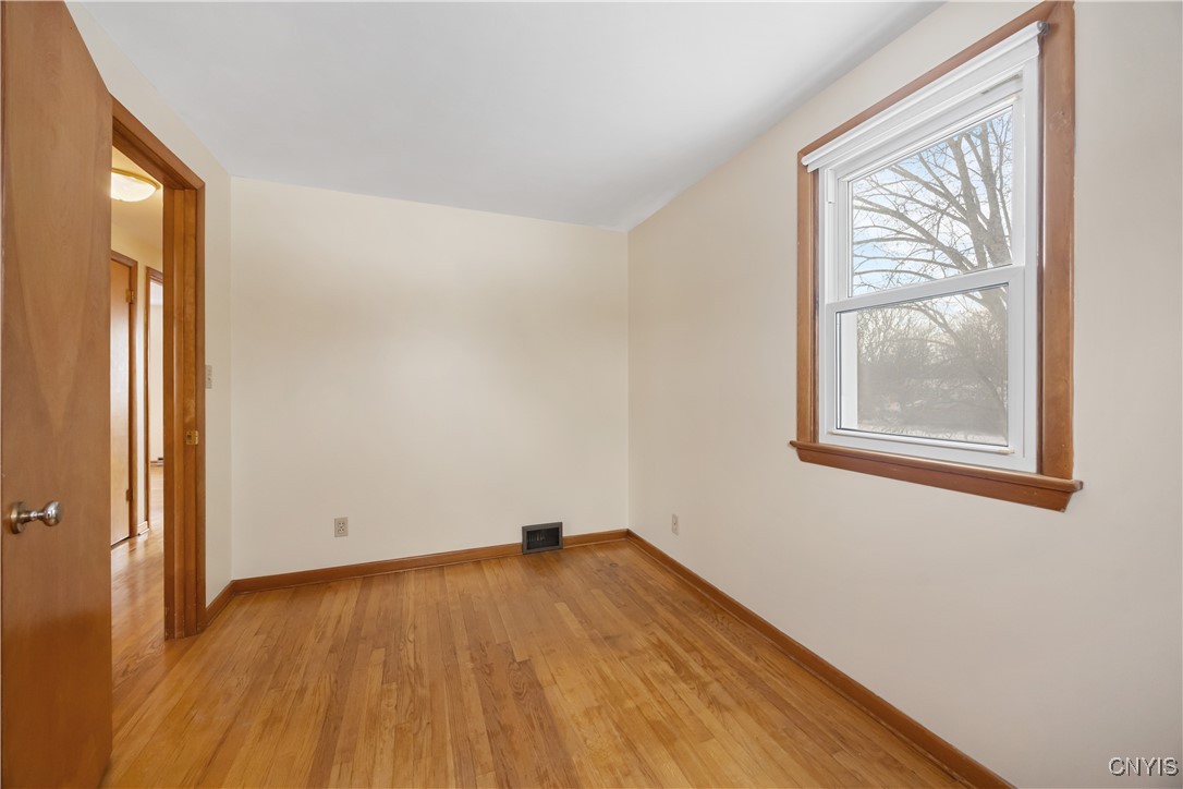 7297 Greenbriar Road Cicero, NY 13212 - Photo 20 of 35