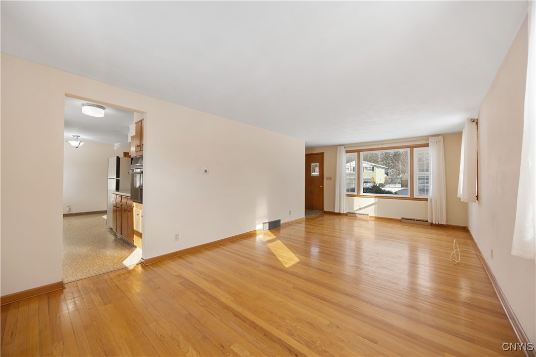 7297 Greenbriar Road Cicero, NY 13212 - Photo 5 of 35