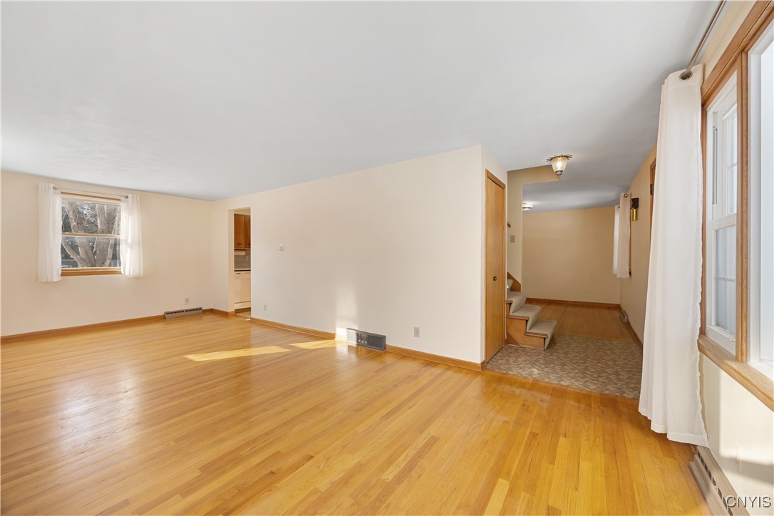 7297 Greenbriar Road Cicero, NY 13212 - Photo 9 of 35