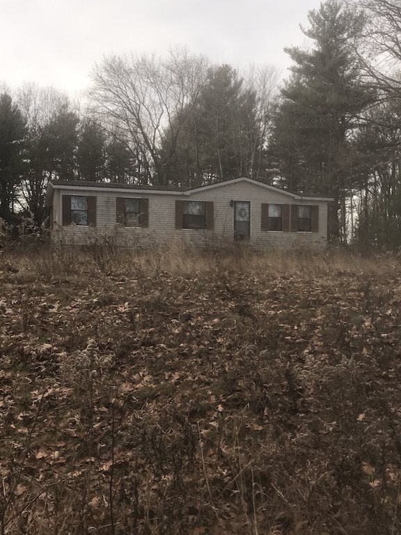 11 Clark Road Londonderry, NH 03053 - Photo 2 of 6
