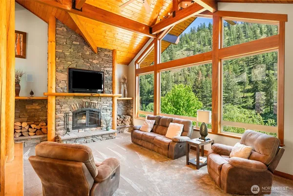 $947,999 | 5230 Crum Canyon Road, Entiat, WA 98822