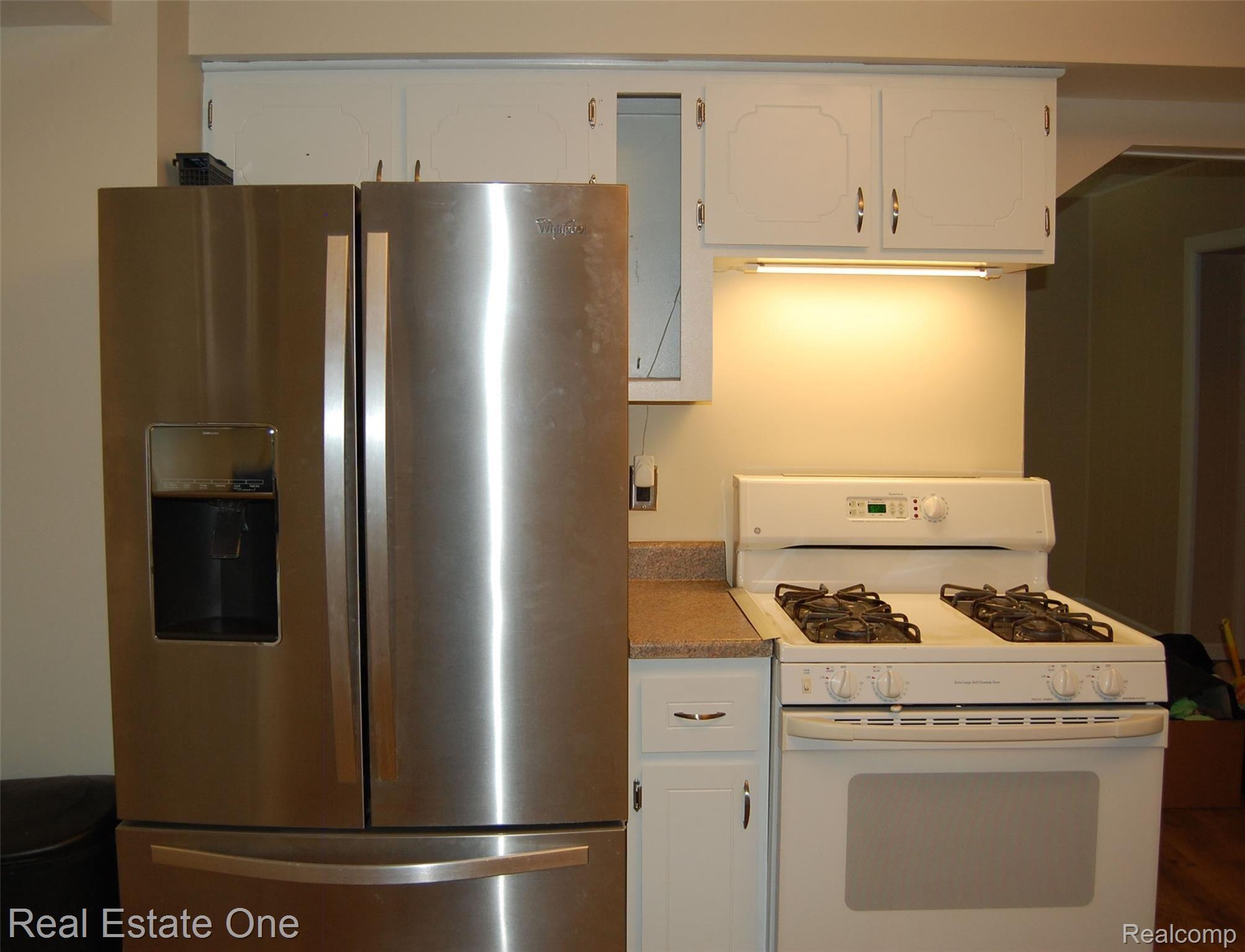 12975 15 Mile Road Sterling Heights, MI 48312 - Photo 11 of 26 Kitchen 1.jpg