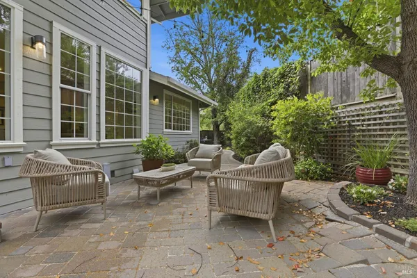 $1,695,000 | 11 Red Oak Court, Novato, CA 94949