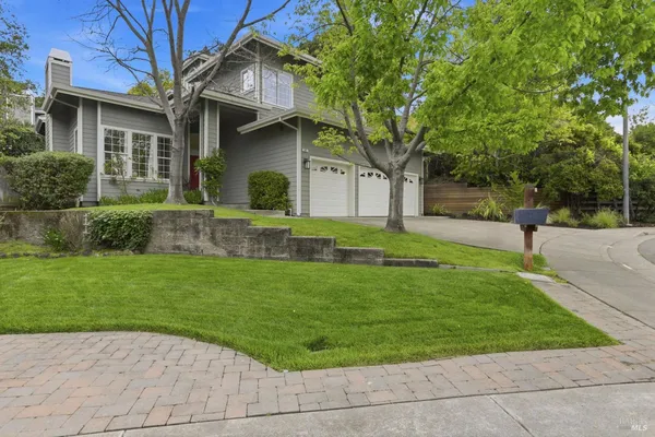 $1,695,000 | 11 Red Oak Court, Novato, CA 94949