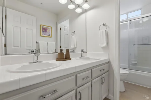 $1,695,000 | 11 Red Oak Court, Novato, CA 94949