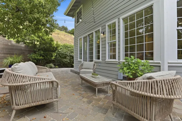 $1,695,000 | 11 Red Oak Court, Novato, CA 94949