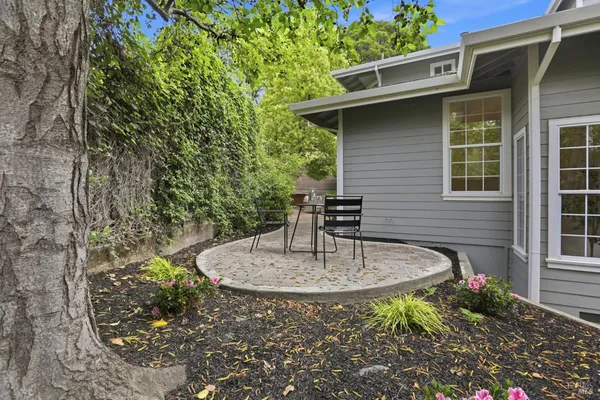 $1,695,000 | 11 Red Oak Court, Novato, CA 94949