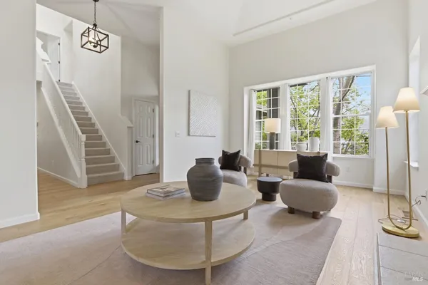 $1,695,000 | 11 Red Oak Court, Novato, CA 94949