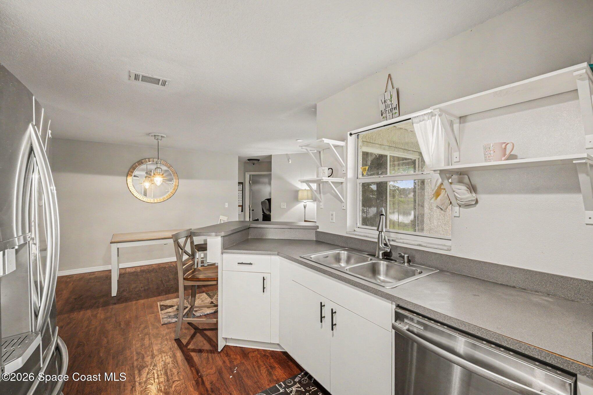 704 Prospect Avenue Cocoa, FL 32922 - Photo 8 of 28 006_file_5666