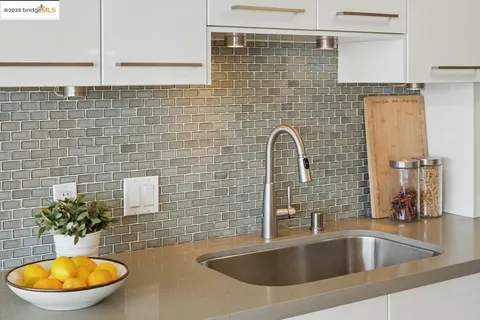 $545,000 | 1555 Lakeside Drive, Unit 191, Oakland, CA 94612