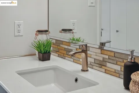 $545,000 | 1555 Lakeside Drive, Unit 191, Oakland, CA 94612