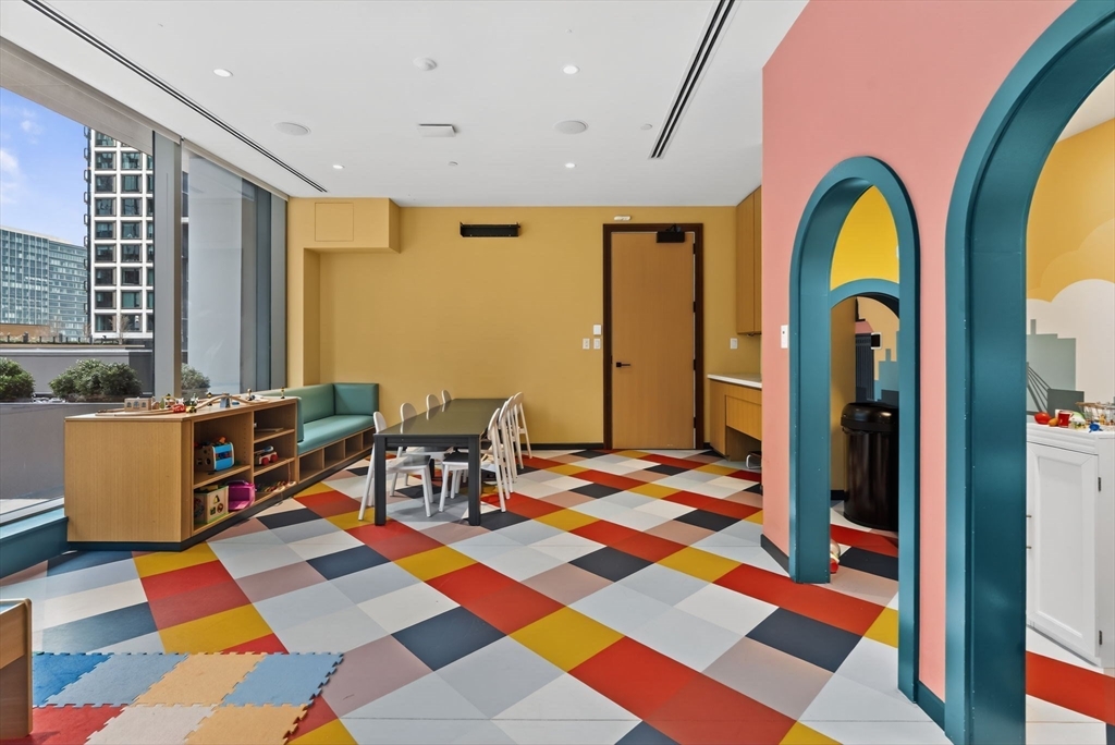 133 Seaport Boulevard, Unit 1017 Boston, MA 02210 - Photo 17 of 28