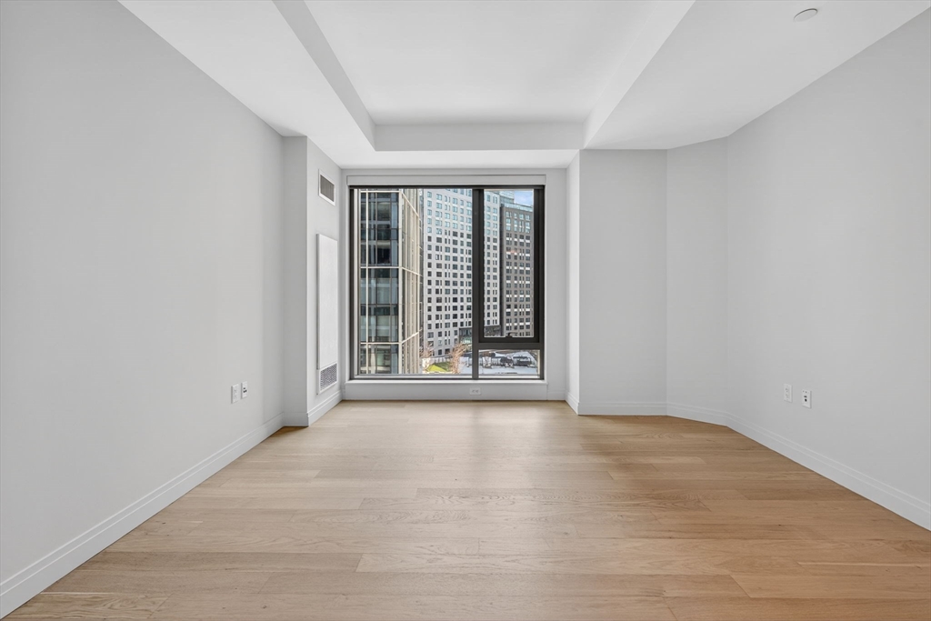 133 Seaport Boulevard, Unit 1017 Boston, MA 02210 - Photo 2 of 28
