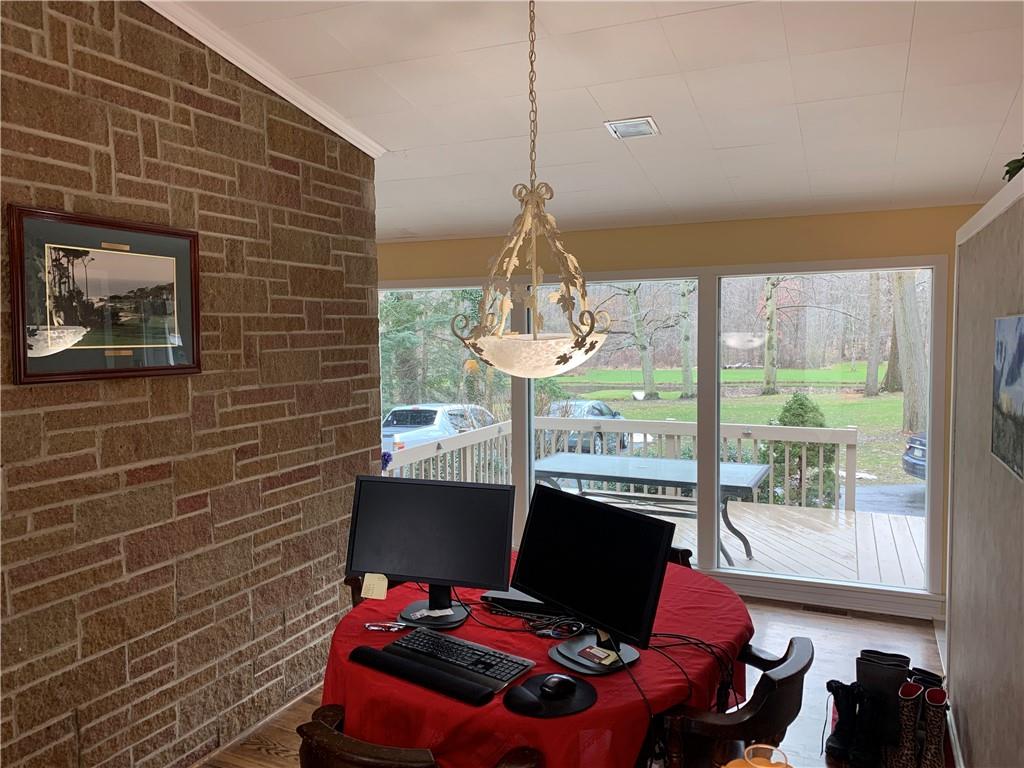 490 Robertson Road Hermitage, PA 16148 - Photo 4 of 22 Gallery Image 4