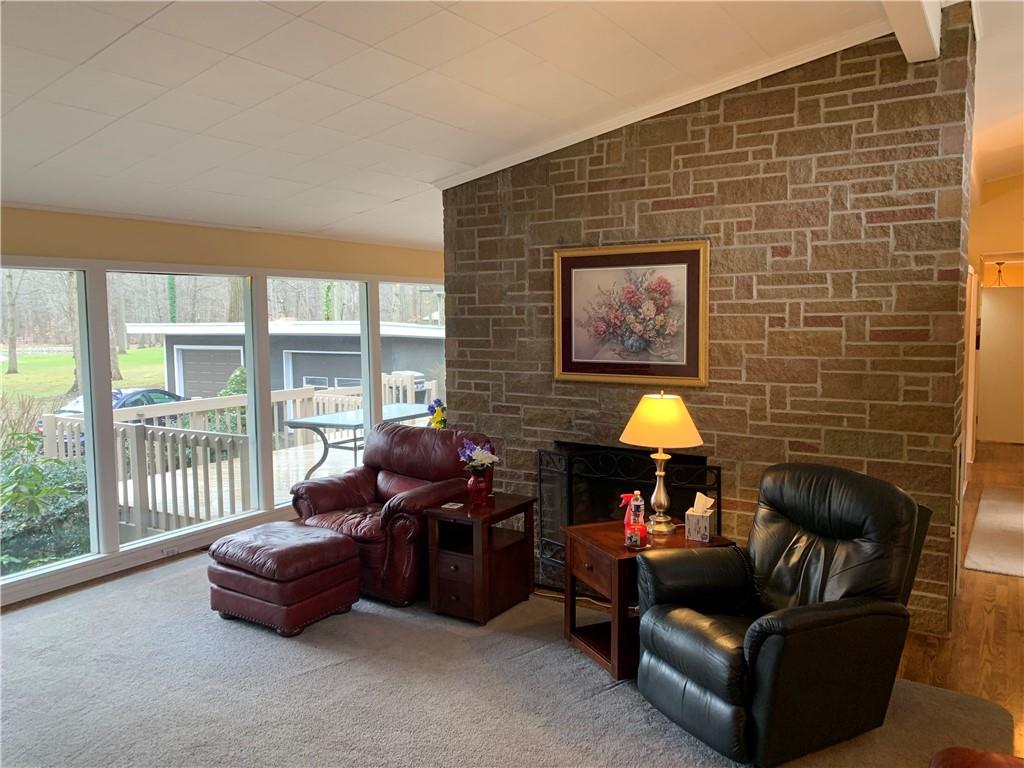 490 Robertson Road Hermitage, PA 16148 - Photo 6 of 22 Gallery Image 6
