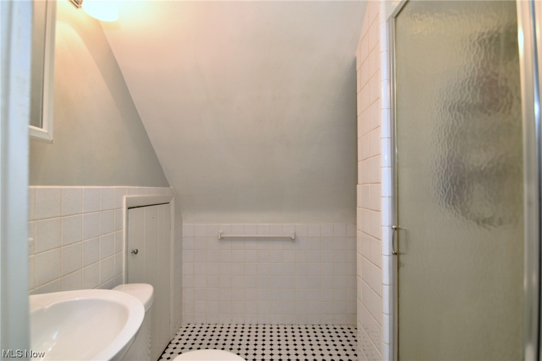 4205 Okalona Road South Euclid, OH 44121 - Photo 14 of 21 Bathroom 2nd floor