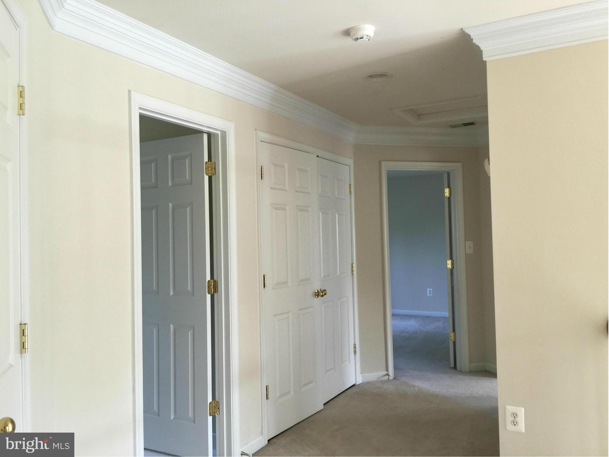 6251 Willowfield Way Springfield, VA 22150 - Photo 17 of 30 Hallway