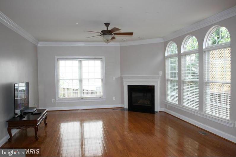 6251 Willowfield Way Springfield, VA 22150 - Photo 9 of 30 Family Room1